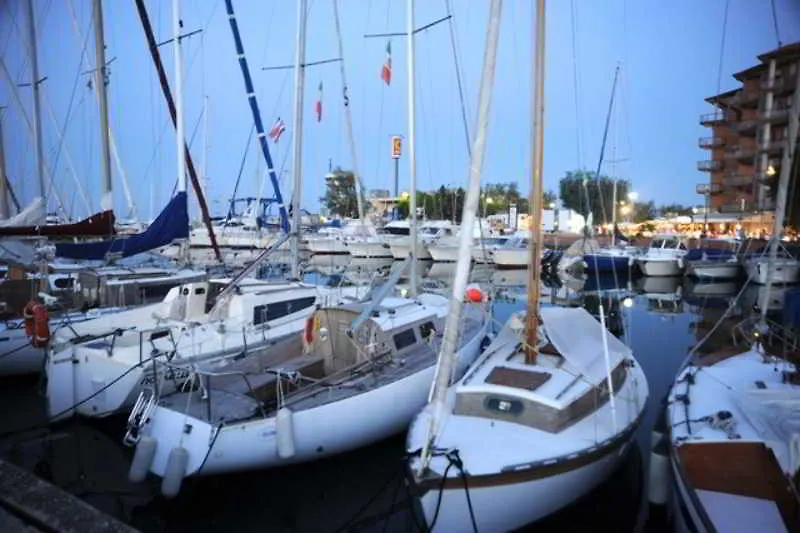 קרביה Hotel Al Faro